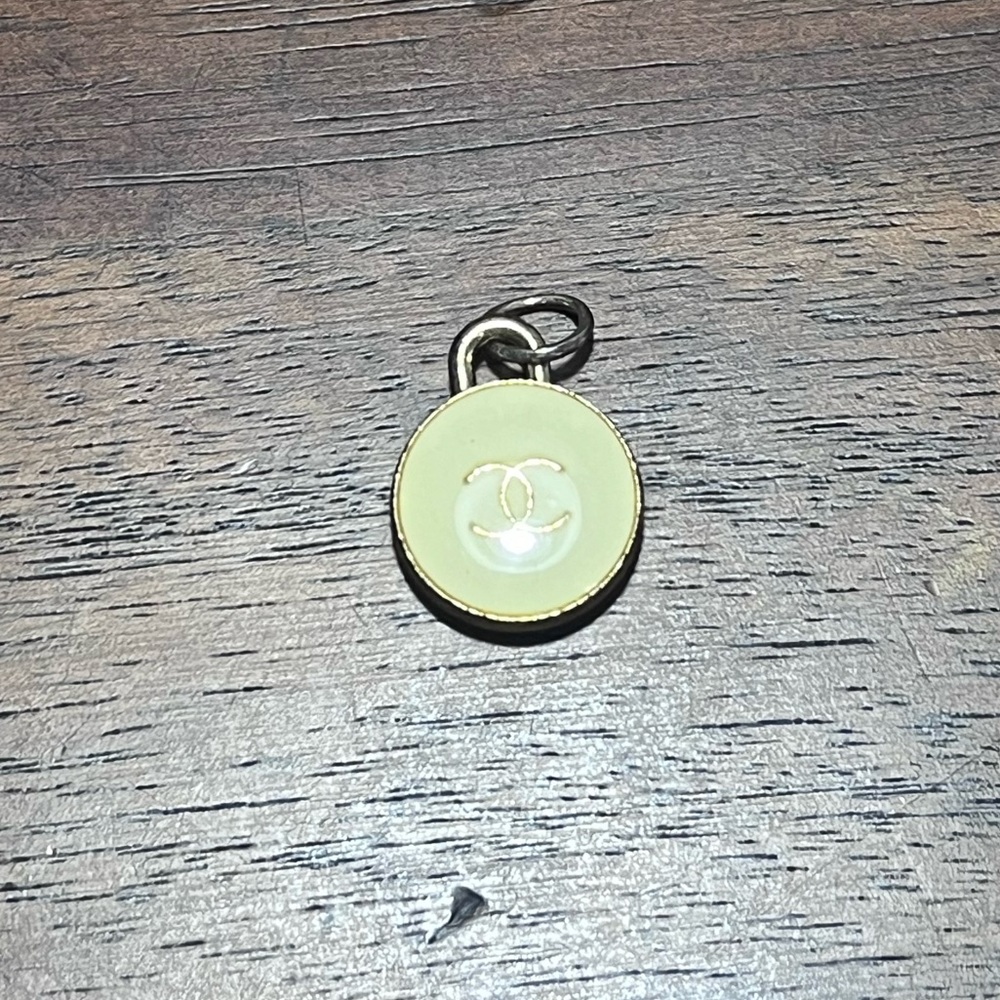 CC VINTAGE ZIPPER PULL NECKLACE CHARM